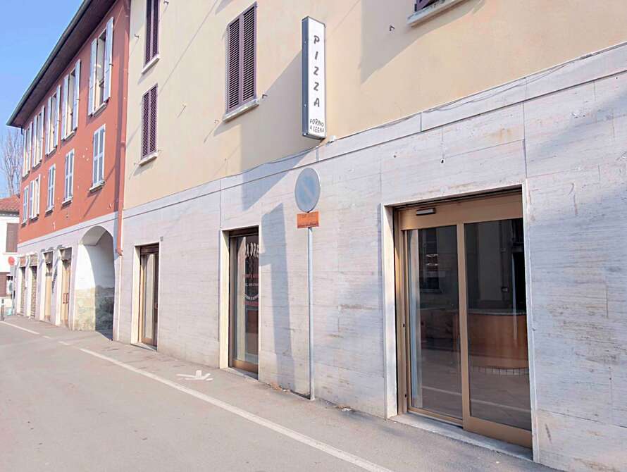 negozio di 3 locali a usmate velate