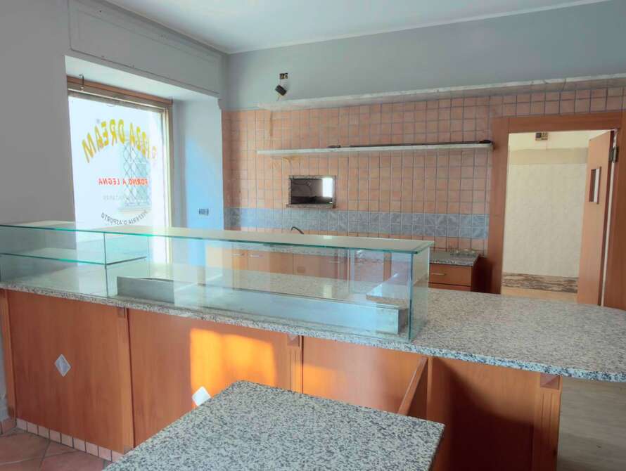 negozio di 3 locali a usmate velate