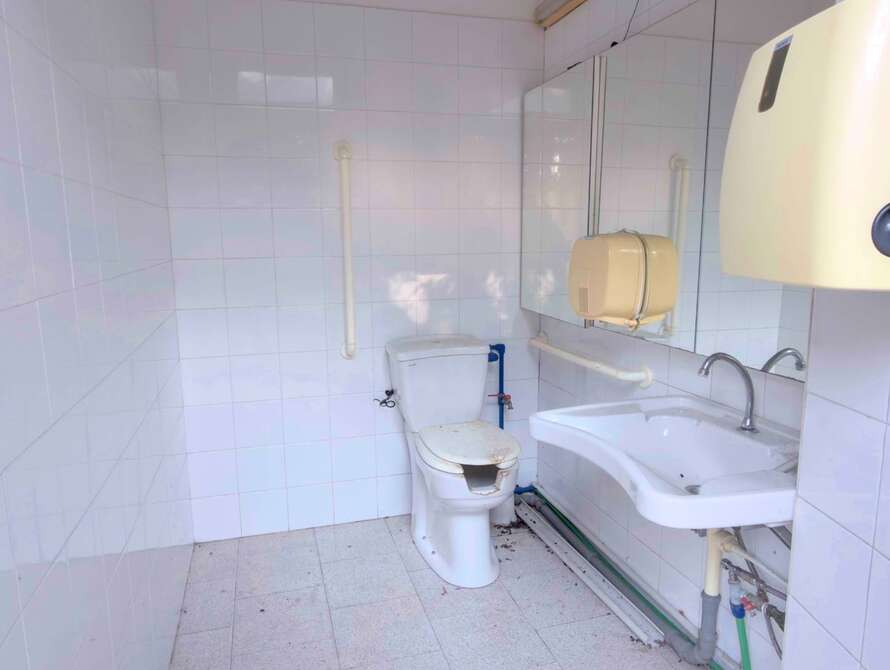 negozio di 3 locali a usmate velate