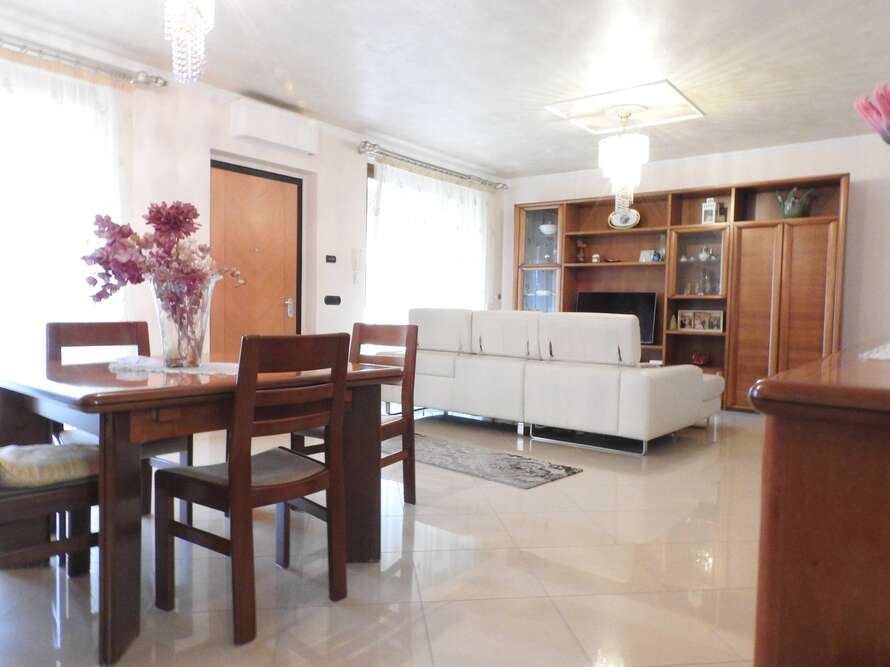 appartamento di 4 locali a bernareggio