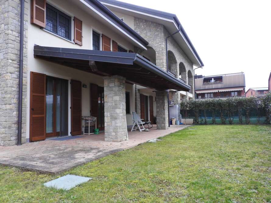 appartamento di 4 locali a bernareggio