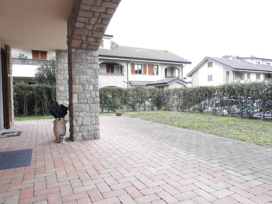 appartamento di 4 locali a bernareggio