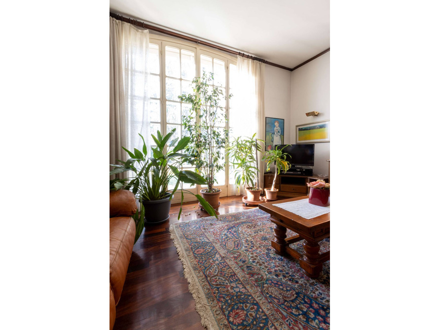 villa di 12 locali a usmate velate