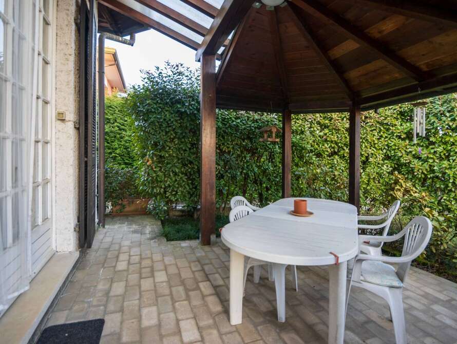 villa di 12 locali a usmate velate