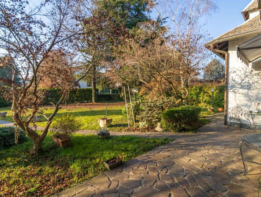 villa di 12 locali a usmate velate