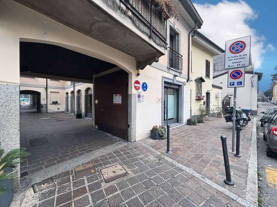 studio ufficio di 2 locali a monza