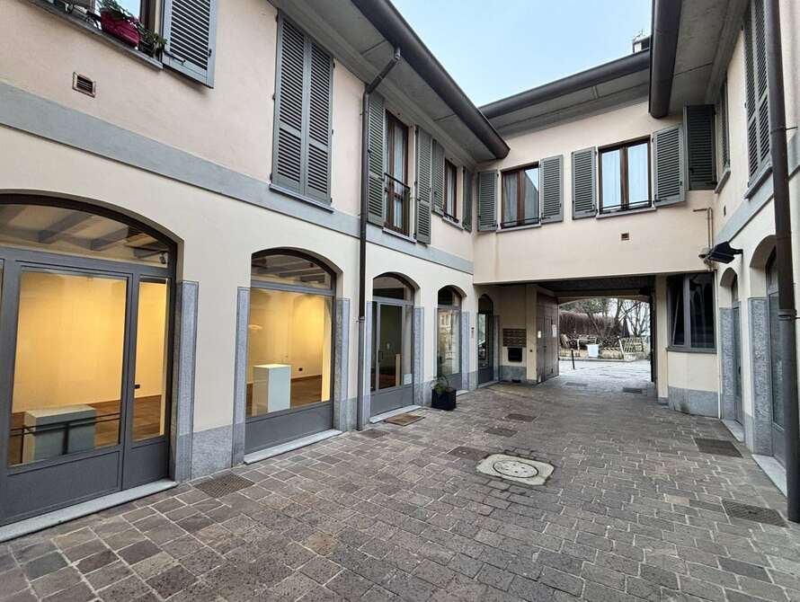 studio ufficio di 2 locali a monza
