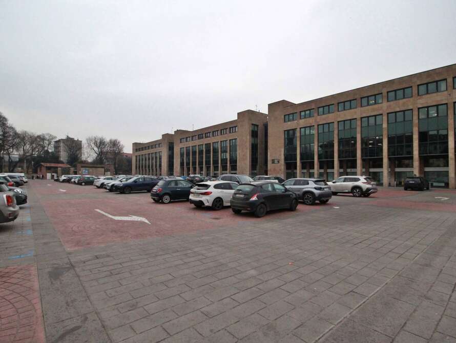 studio ufficio di 2 locali a monza