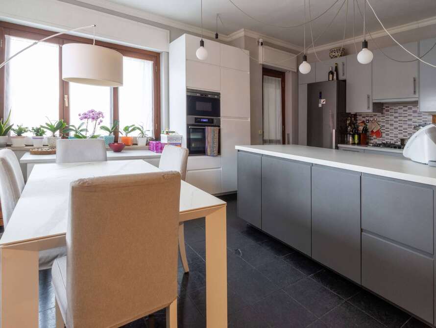 appartamento di 4 locali a usmate velate