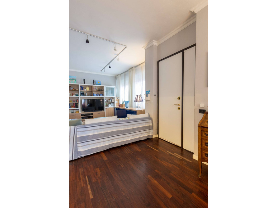 appartamento di 4 locali a usmate velate