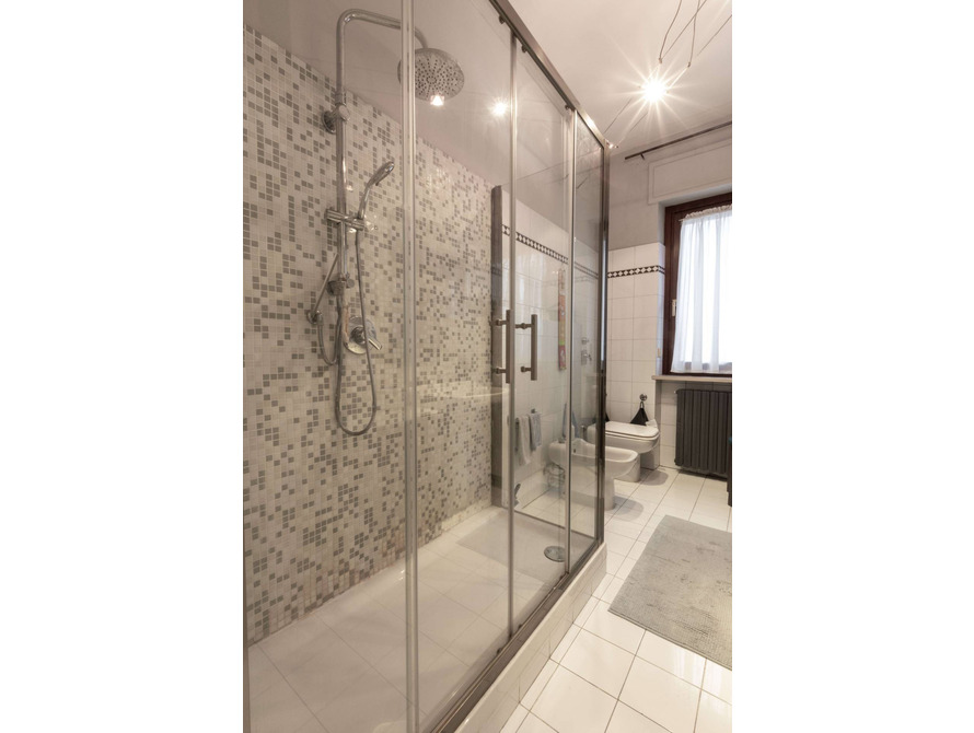 appartamento di 4 locali a usmate velate