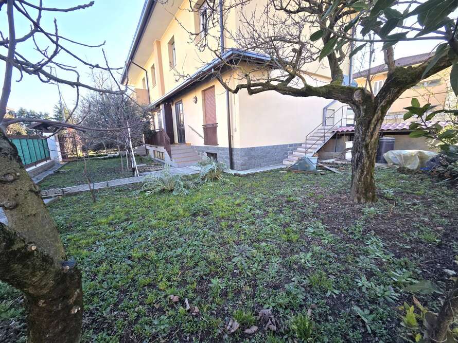 casa indipendente di 3 locali a agrate brianza