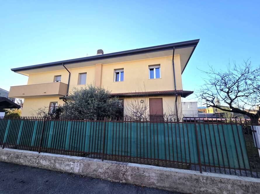 casa indipendente di 3 locali a agrate brianza