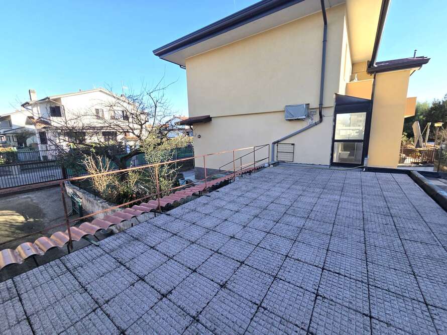 casa indipendente di 3 locali a agrate brianza