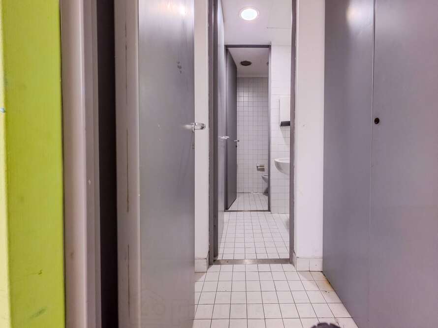 show room di 1 locali a seregno