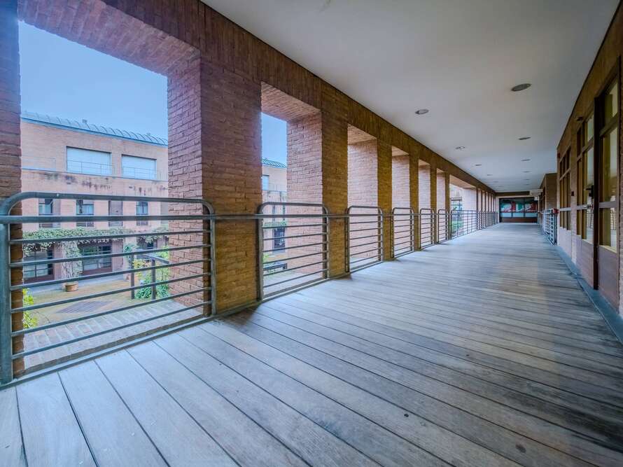 show room di 1 locali a seregno