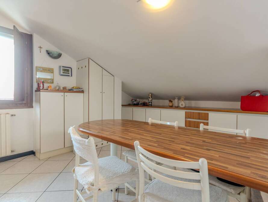 mansarda di 3 locali a solaro