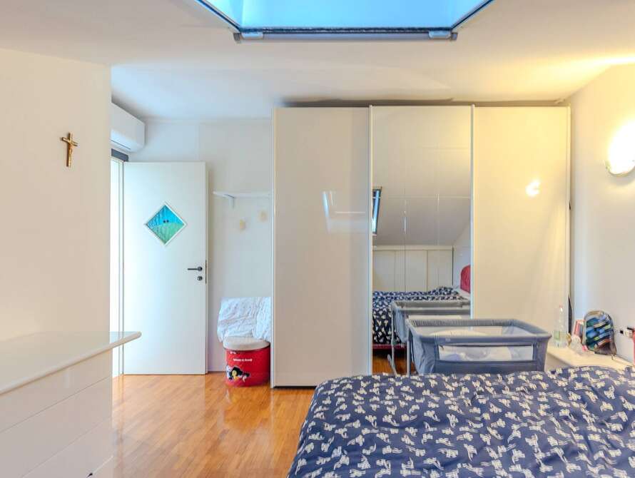 mansarda di 3 locali a solaro