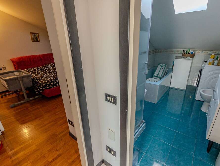 mansarda di 3 locali a solaro