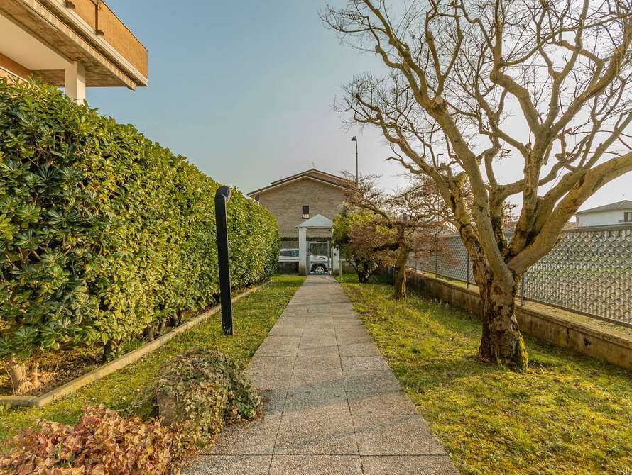 mansarda di 3 locali a solaro