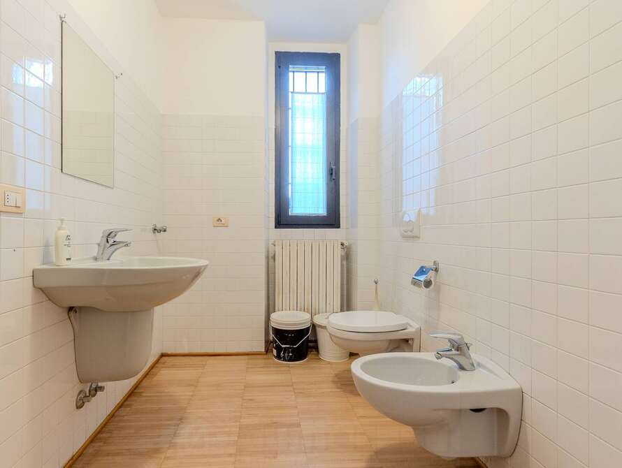 negozio di 2 locali a monza