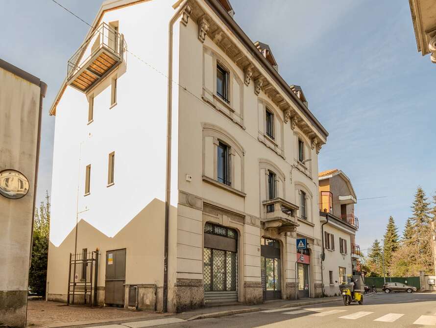 negozio di 2 locali a monza