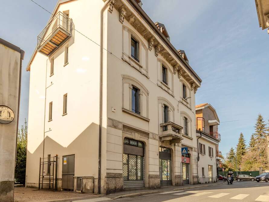 negozio di 2 locali a monza