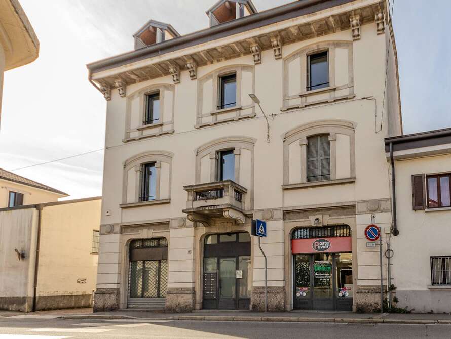 negozio di 2 locali a monza