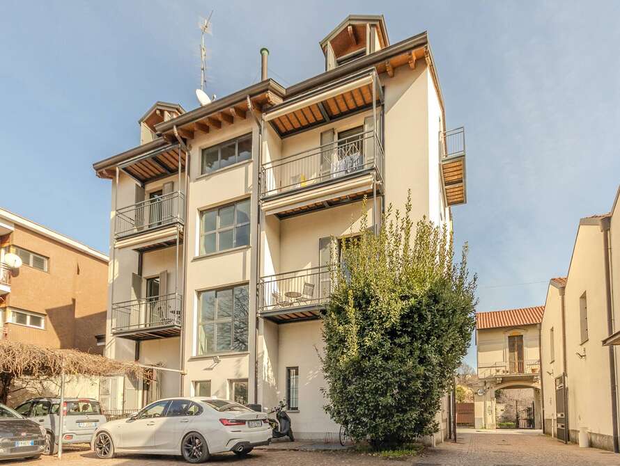 negozio di 2 locali a monza