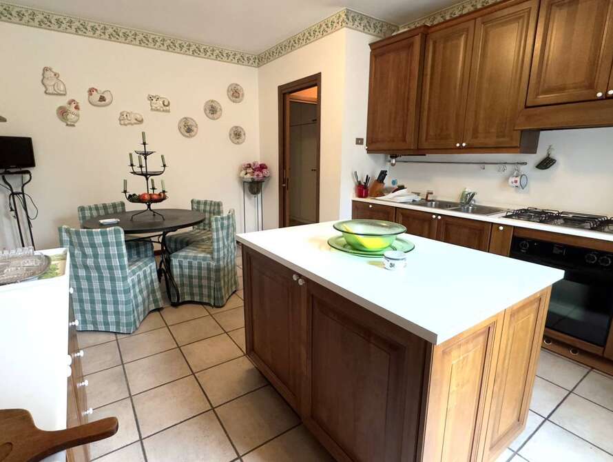 appartamento di 4 locali a vimercate