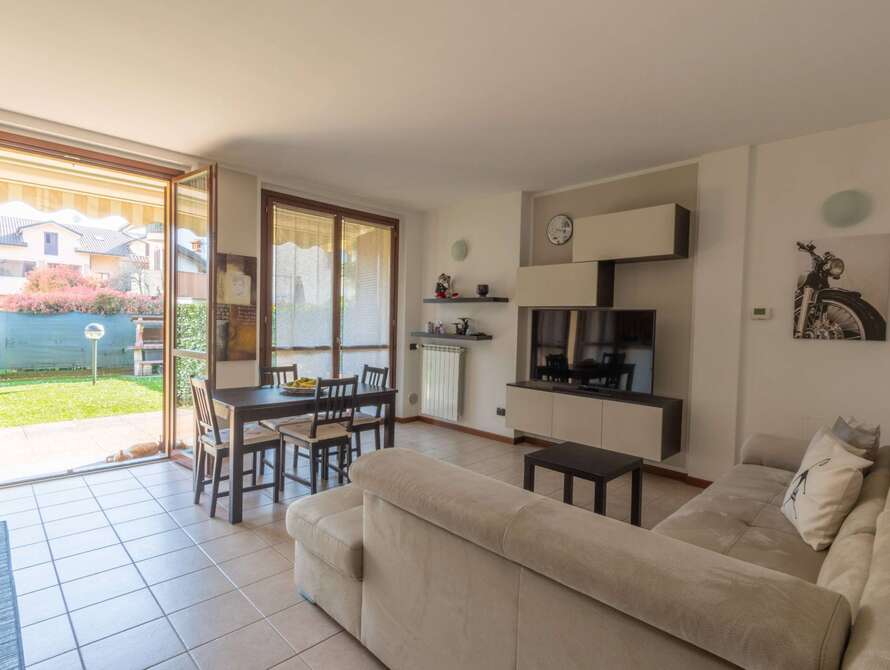 appartamento di 2 locali a usmate velate