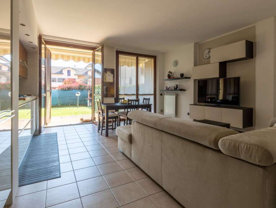 appartamento di 2 locali a usmate velate