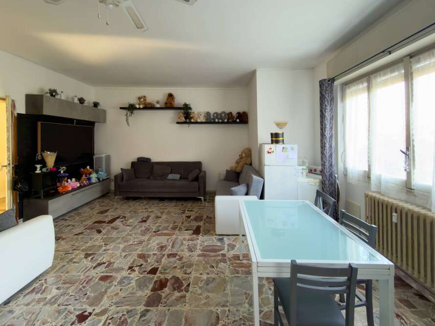 appartamento di 3 locali a usmate velate