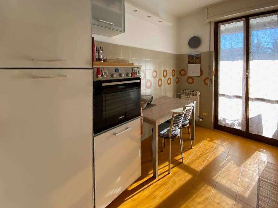 vimercate appartamento di 4 locali con terrazzo