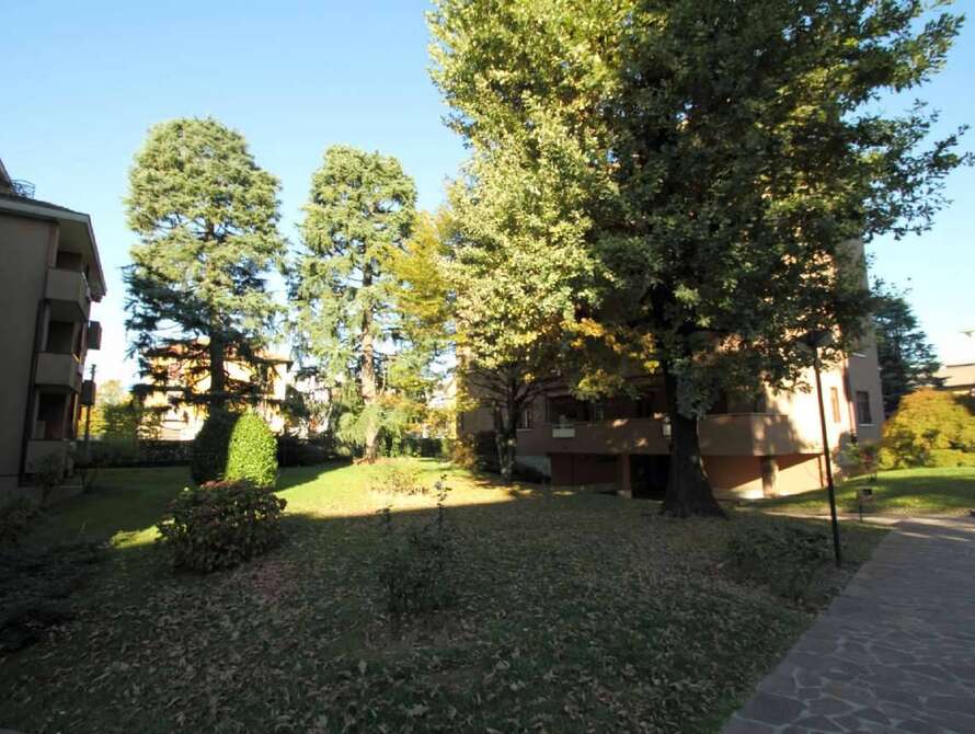 vimercate appartamento di 4 locali con terrazzo