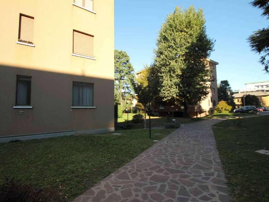 vimercate appartamento di 4 locali con terrazzo