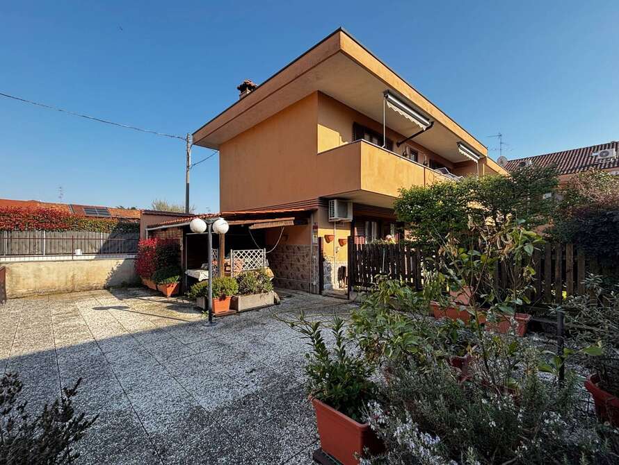 casa indipendente di 4 locali a macherio