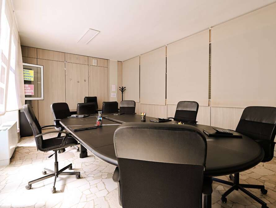 ufficio di 6 locali a brugherio