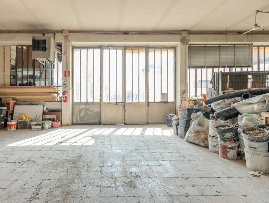 struttura commerciale di 3 locali a lissone