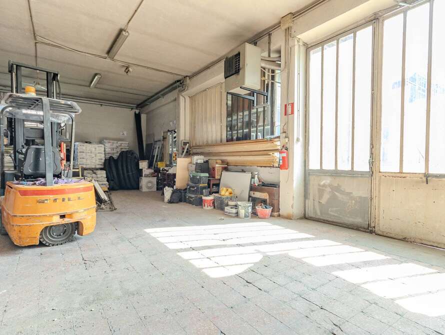 struttura commerciale di 3 locali a lissone