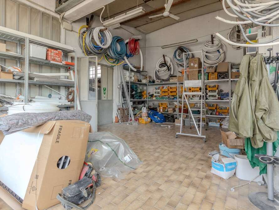 struttura commerciale di 3 locali a lissone