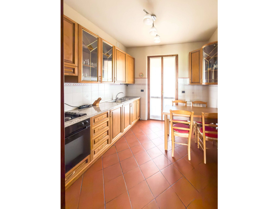 appartamento di 3 locali a usmate velate