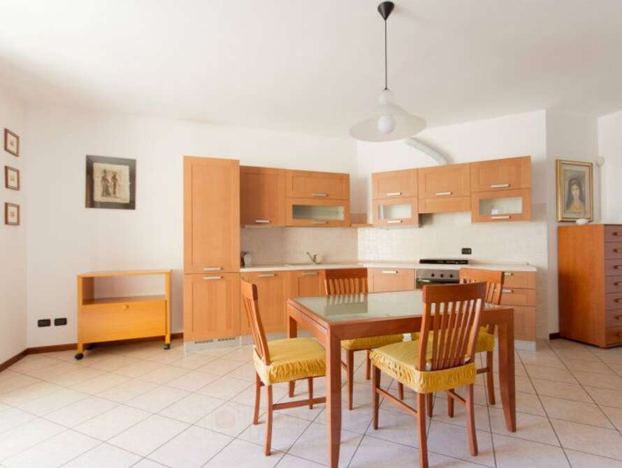 bilocale in via valle