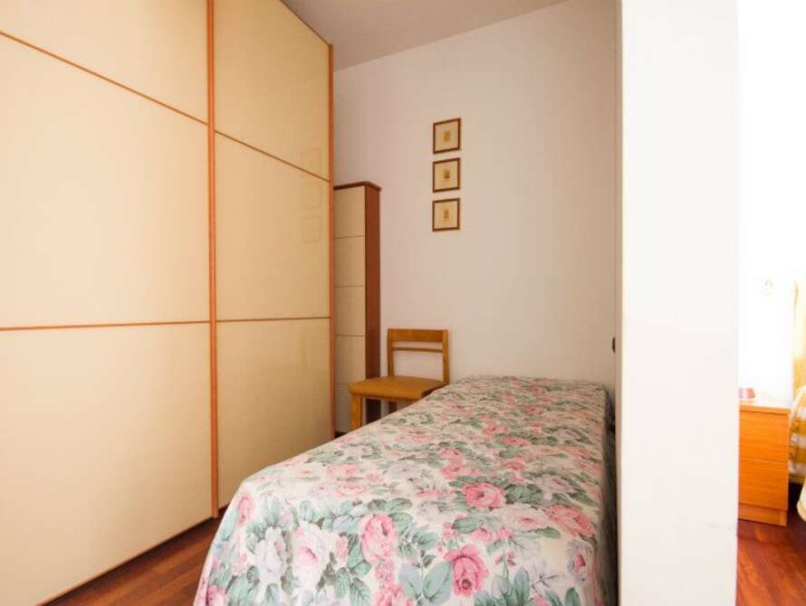 bilocale in via valle