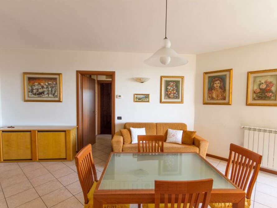 bilocale in via valle