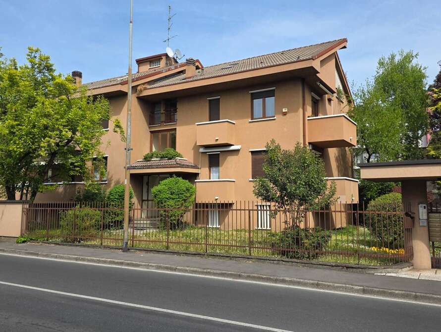 appartamento di 4 locali a lissone