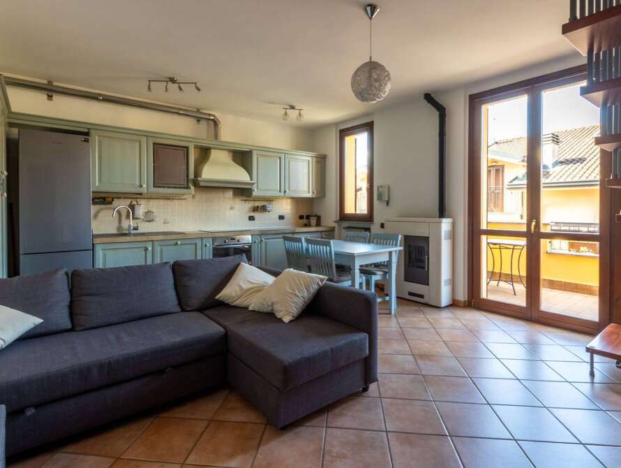 appartamento di 3 locali a usmate velate