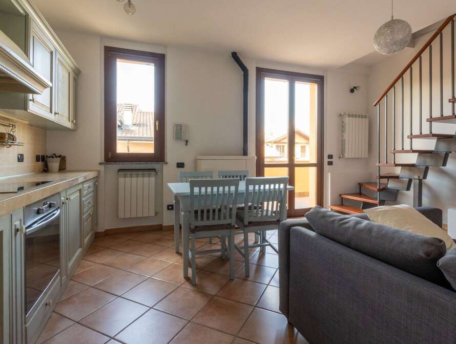 appartamento di 3 locali a usmate velate