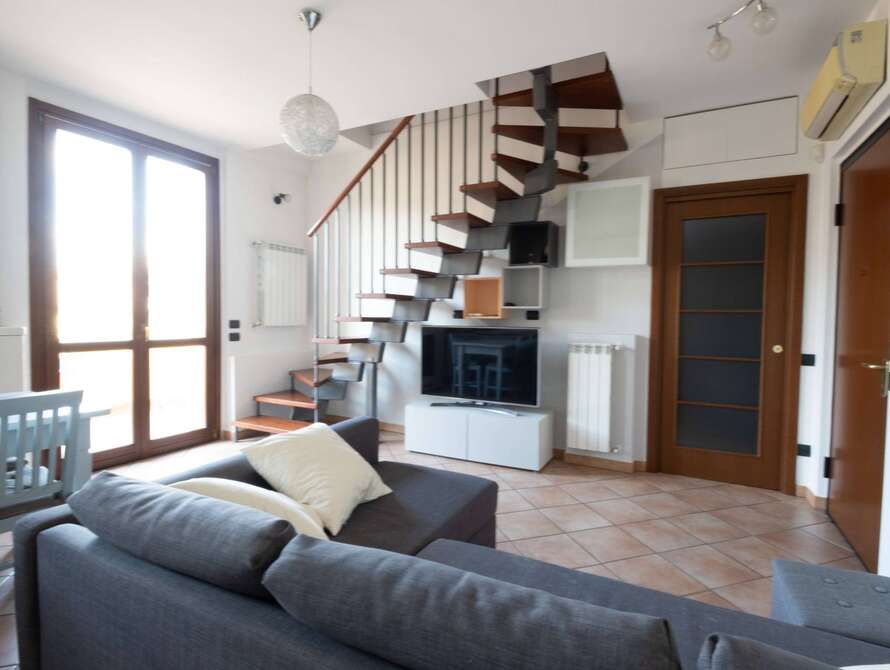 appartamento di 3 locali a usmate velate