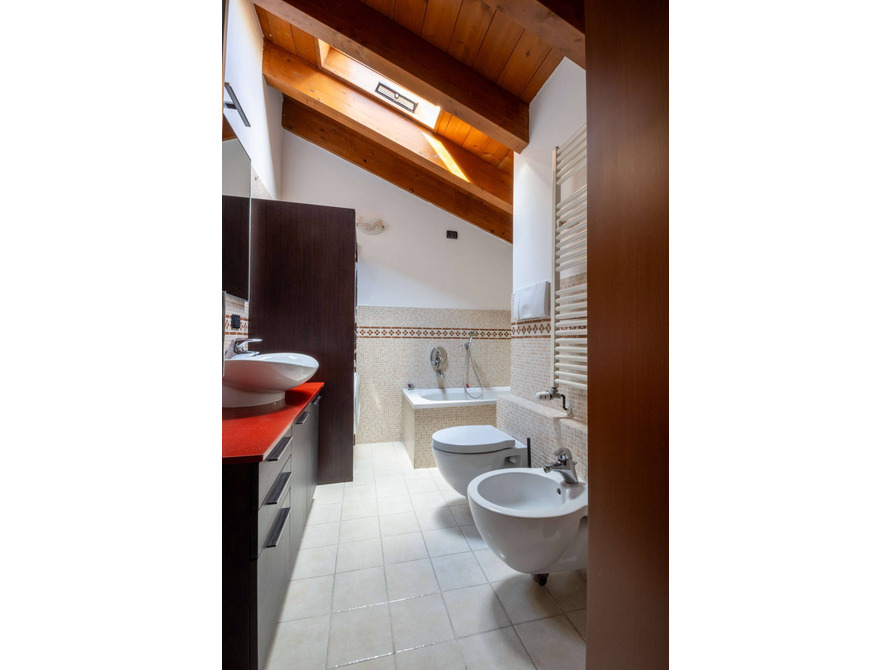 appartamento di 3 locali a usmate velate